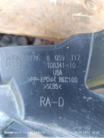 51718059317 BMW Підкрилок переднього крила, правий передній