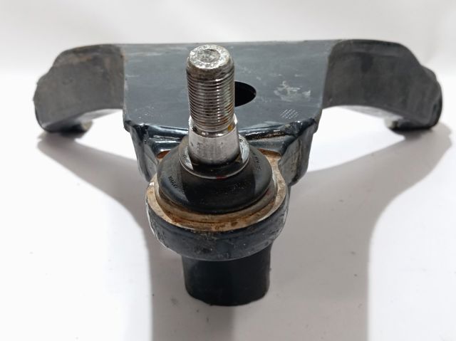 Кульова опора, нижня Iveco 5801564316