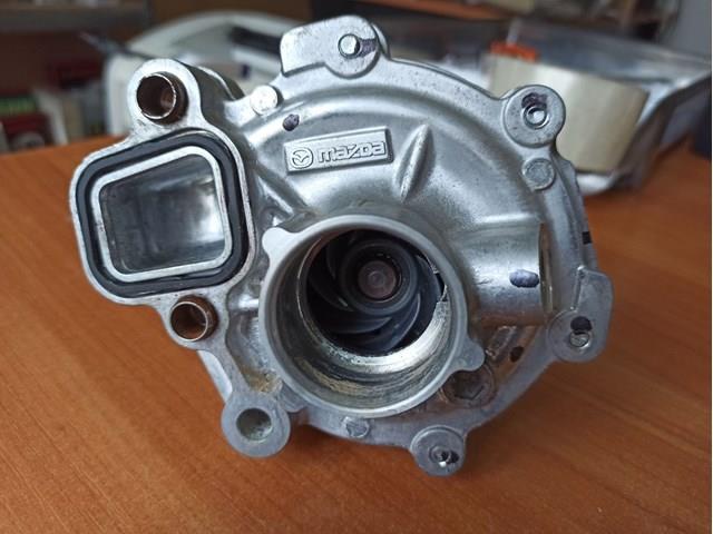 P5PW15010B Mazda Насос охолодження