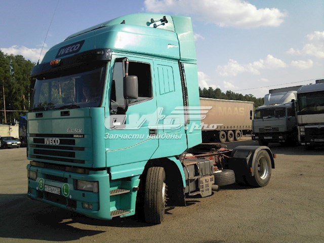 Кронштейн-адаптер кріплення фари передньої, лівою 8144394 Iveco