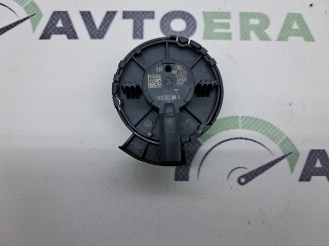 103676200A Tesla Датчик подушки безпеки
