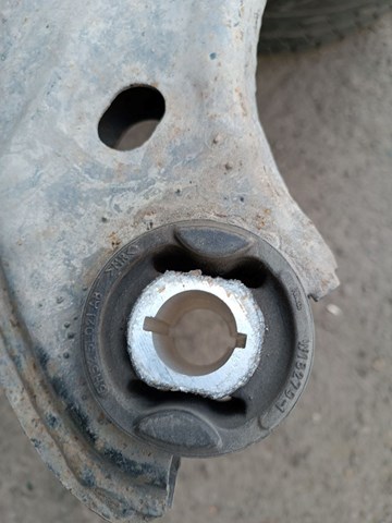LR072077 Land Rover Підвіска задня