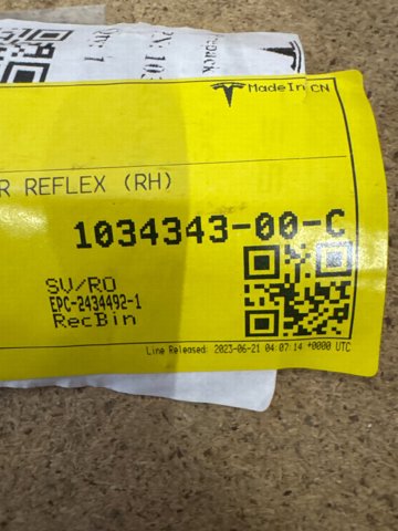 Купити 103434300C Tesla Відбивач бампера заднього правий