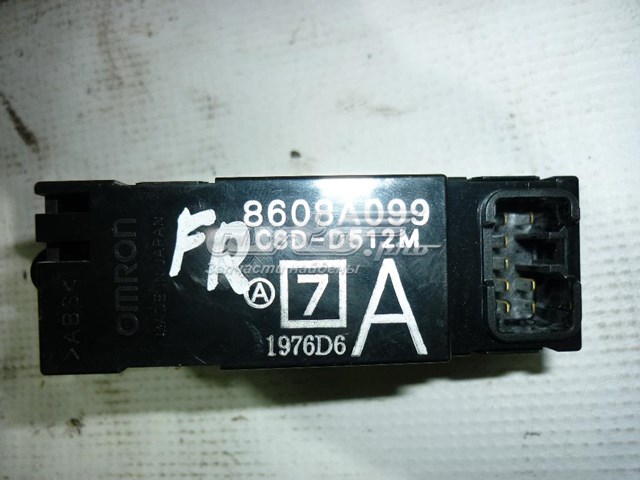 MR587851 Mitsubishi кнопковий блок керування склопідіймачами передній правий