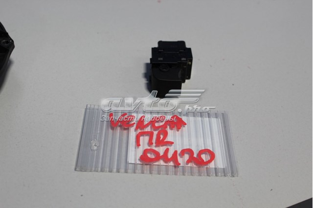935751H000 Hyundai/Kia Кнопки заднього лівого склопід'ємника