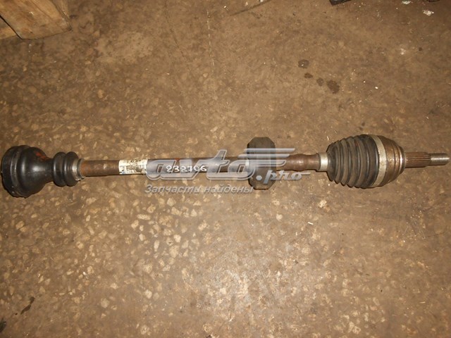 Піввісь передня, права Renault (RVI) 391002983R ціна, від 312.23 USD