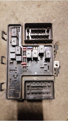 Коробка запобіжників Ford DG9T14A067AF ціна, від 22.80 USD