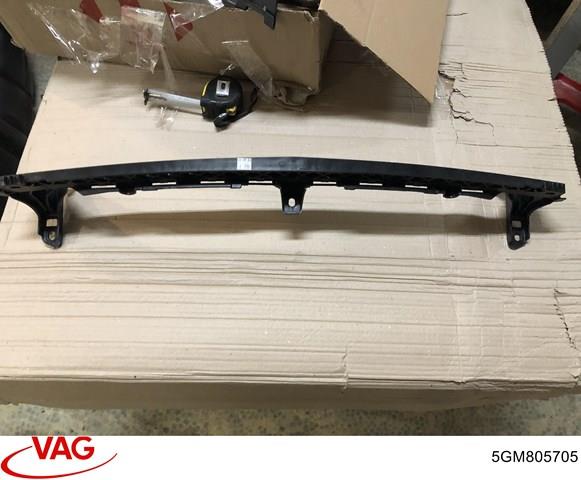 5GM805705 VAG Направляюча переднього бампера