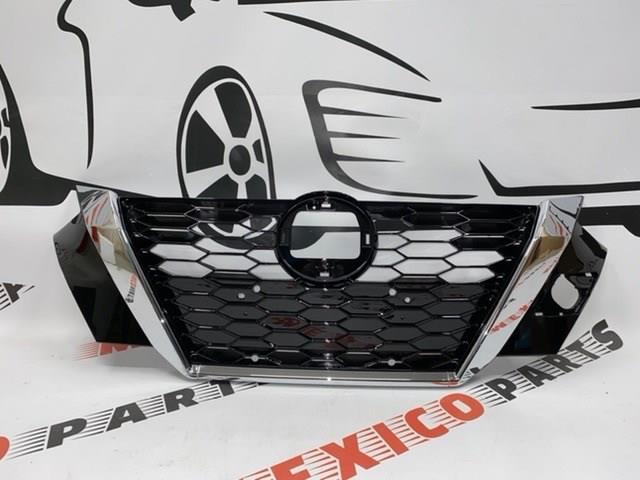 Купити 623106LB0A Nissan/Infiniti Захисна решітка радіатора