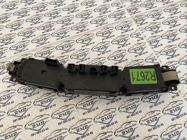 Блок кнопок центральної консолі Mercedes A2208214358 ціна, від 15.24 USD