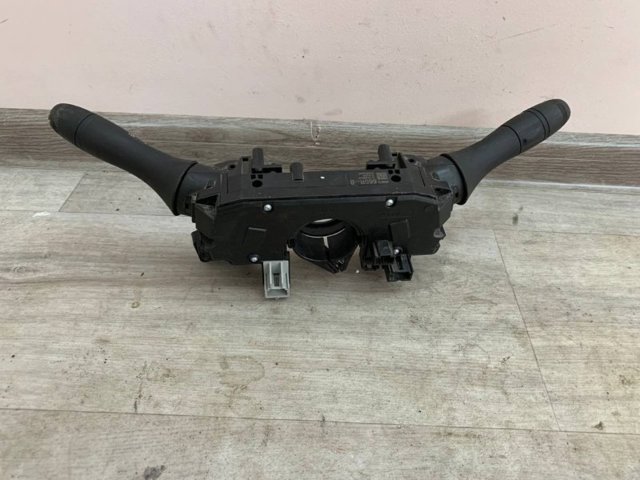 Перемикачі Renault (RVI) 255672660R ціна, від 70.46 USD