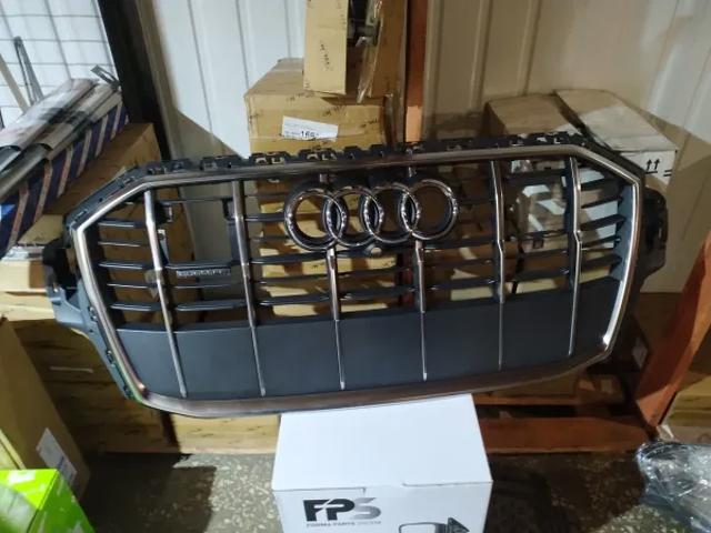4M0853651AJMX3 VAG Решітка радіатора