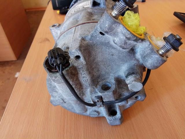 Компресор кондиціонера 31469968 Volvo