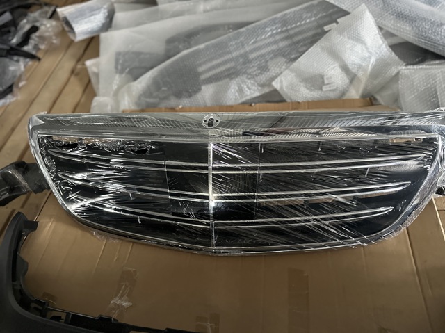 A2228801783 Mercedes Решітка радіатора