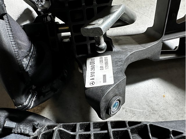  Mercedes A9102600800 ціна, від 105.54 USD