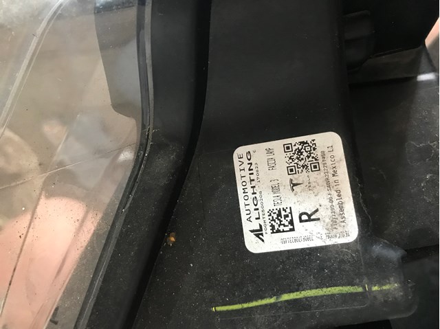 Протитуманка права Tesla 107739000F ціна, від 26.79 USD