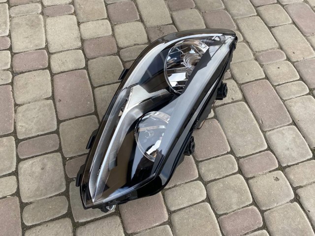Фара передня права Polcar 95U1102E