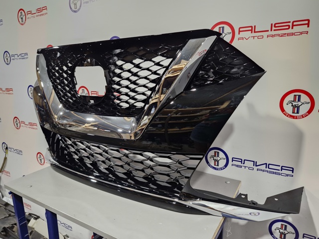 623109DJ0A Nissan/Infiniti Решітка радіатора
