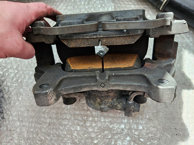 Купити 31665740 Volvo 