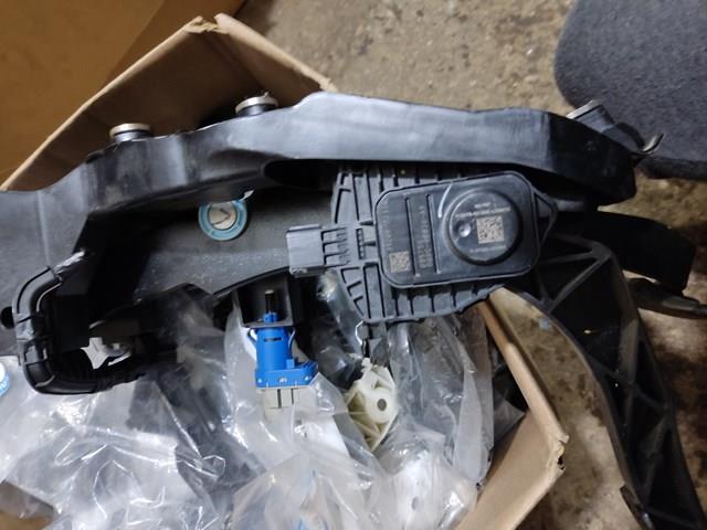 DG9C9F836AB Ford 