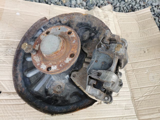 3Q0505435L VAG Цапфа поворотна ліва