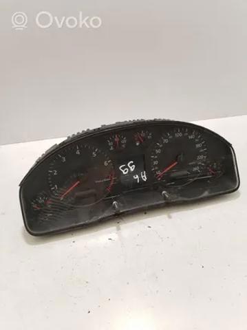 Щиток приладів VAG 4B0920931C ціна, від 112.22 USD