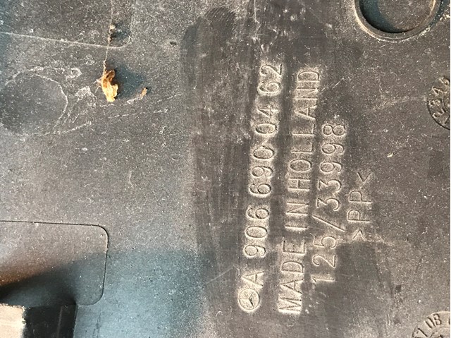 Направляюча переднього бампера, ліва Mercedes A9066900462 ціна, від 10.13 USD