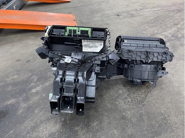 Купити 5QM816002F VAG 