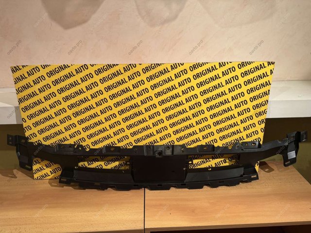 KBB350718A Mazda Кронштейн решітки радіатора
