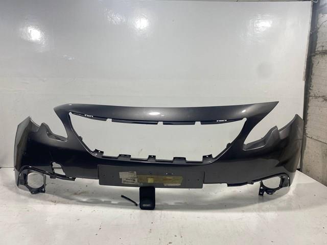 Передній бампер 9814116177 Peugeot/Citroen
