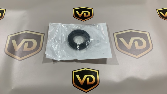 Сальник коленвалу LR093852 Land Rover