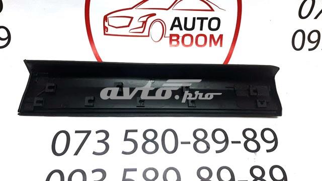 Молдинг задніх правих дверей Mazda KB7W51RC0B