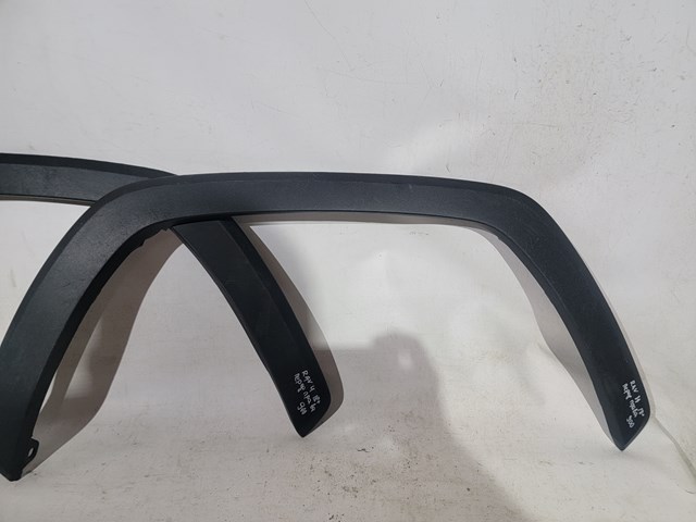 Молдинг арки крила переднього, правий Toyota RAV4 V