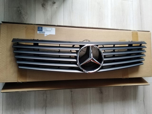 A1298800285 Mercedes Решітка радіатора