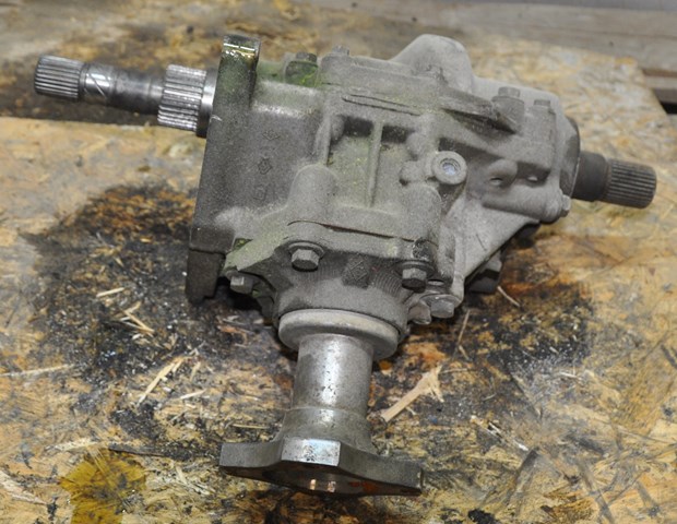 Роздавальна коробка Renault (RVI) 8200988056