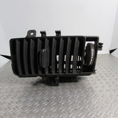 Купити A9068300054 Mercedes Решітка повітропровода ліва