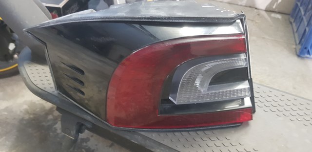 600591800F Tesla Задній лівий зовнішній ліхтар