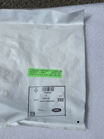 Кріплення бампера Jaguar T4A6236 ціна, від 28.89 USD