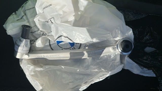 31108095665 BMW Поперечний важіль