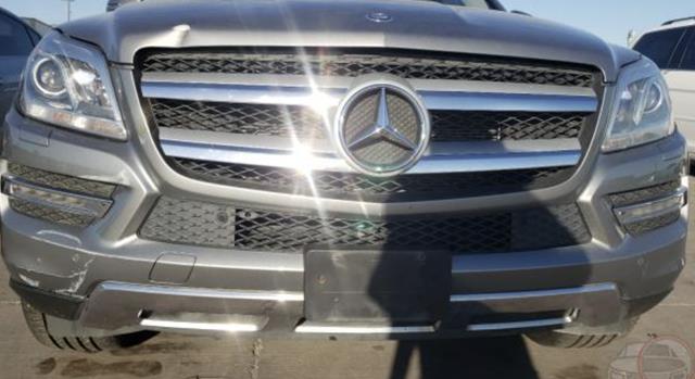 Передній бампер A1668853125 Mercedes