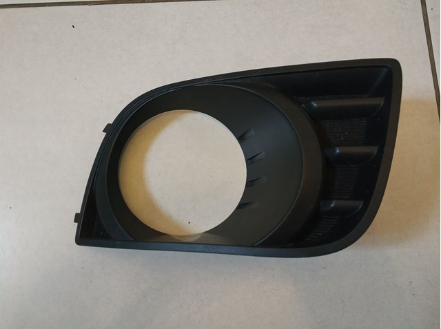 814820C021 Toyota Заглушка протитуманок, ліва