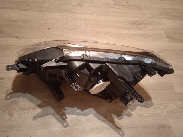Фара правая Polcar 27X110E ціна, від 191.46 USD