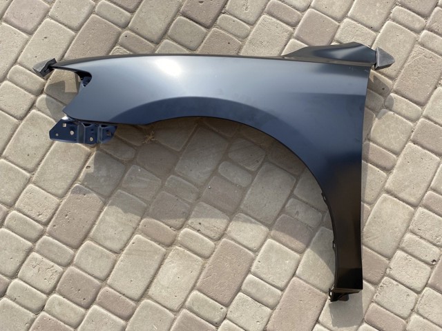 Ліве переднє крило Polcar 8138011 ціна, від 41.32 USD