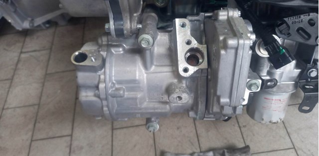 Компресор кондиціонера 926008231R Renault (RVI)