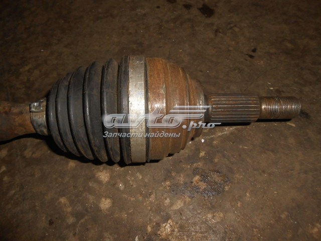 Піввісь права 8200499306 Nissan/Infiniti