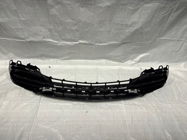 Решітка переднього бампера Mercedes A2978854100 ціна, від 328.67 USD