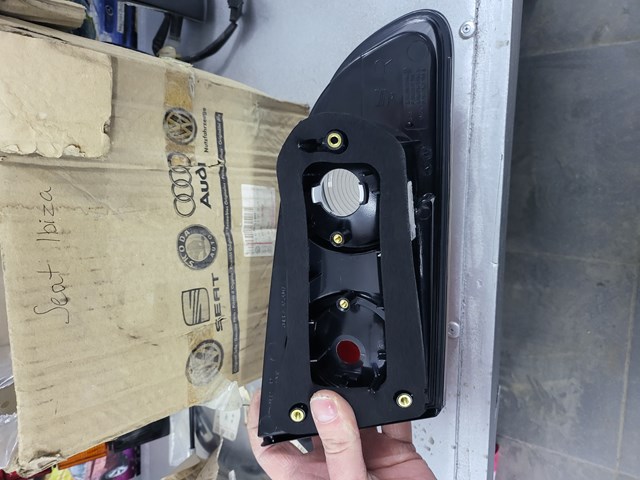 Купити Задня права фара Seat Ibiza III 6L1