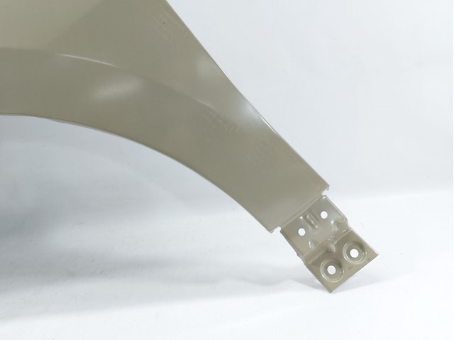 Бічна частина передня ліва Signeda PCV10156AL