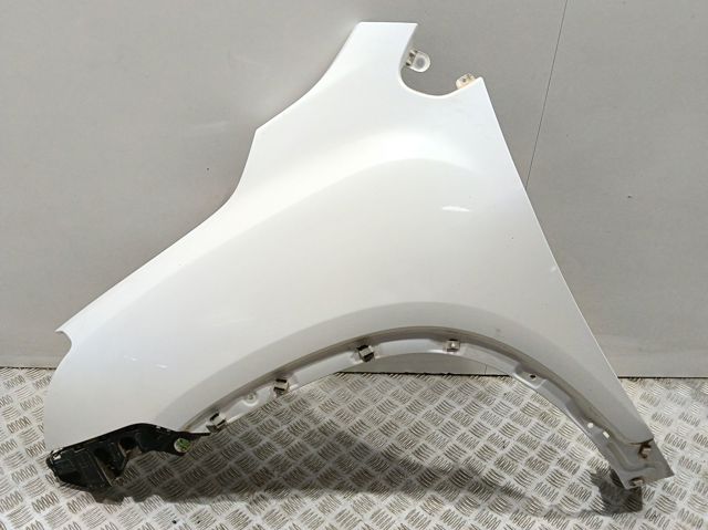 Переднє праве крило General Motors 95210619