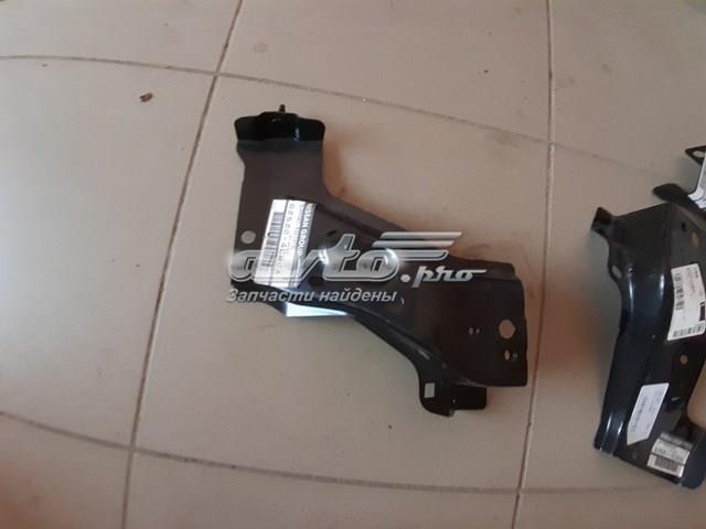 Кронштейн бампера переднього Nissan/Infiniti 625204CB0A